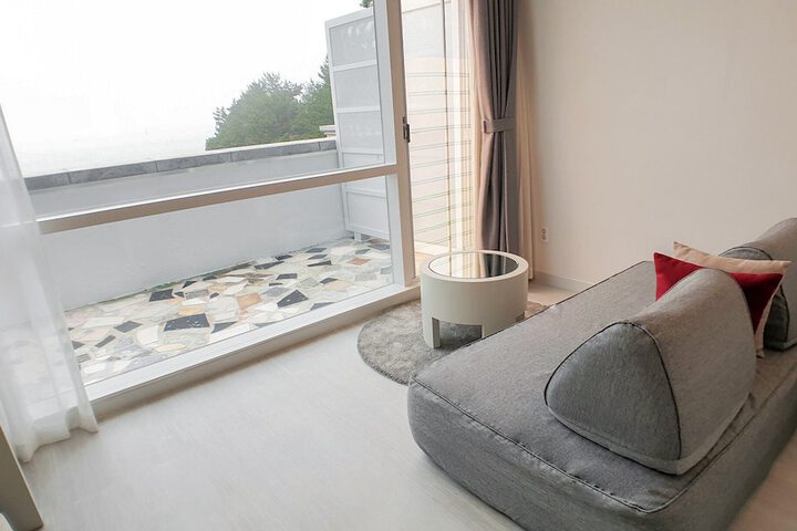 Room 8 of 17
