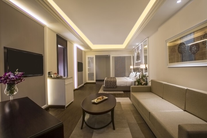 Room 13 of 42