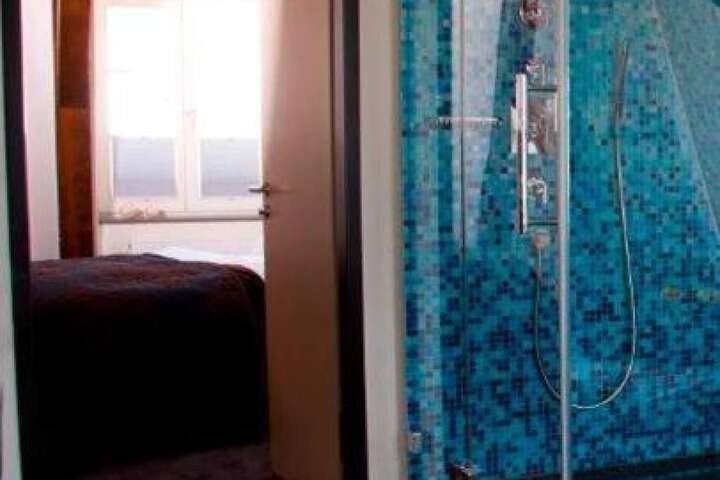 Room 20 of 33