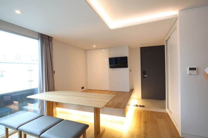Room 27 of 60