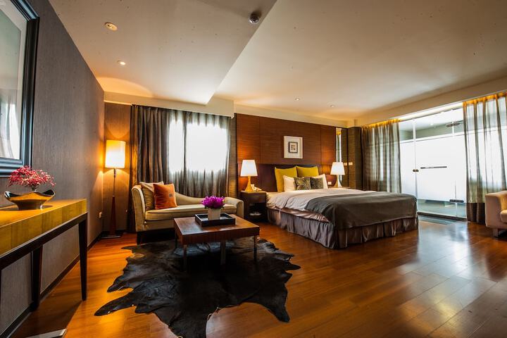 Room 15 of 37