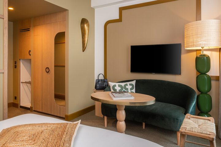 Room 21 of 35