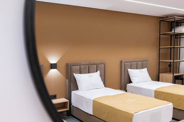 Room 43 of 108