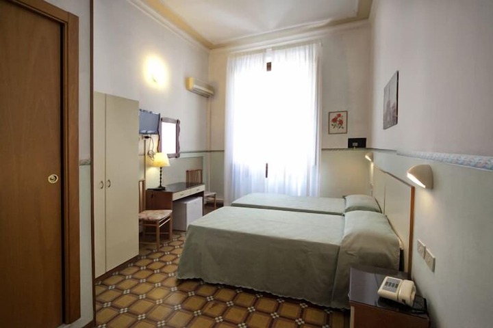 Room 17 of 22