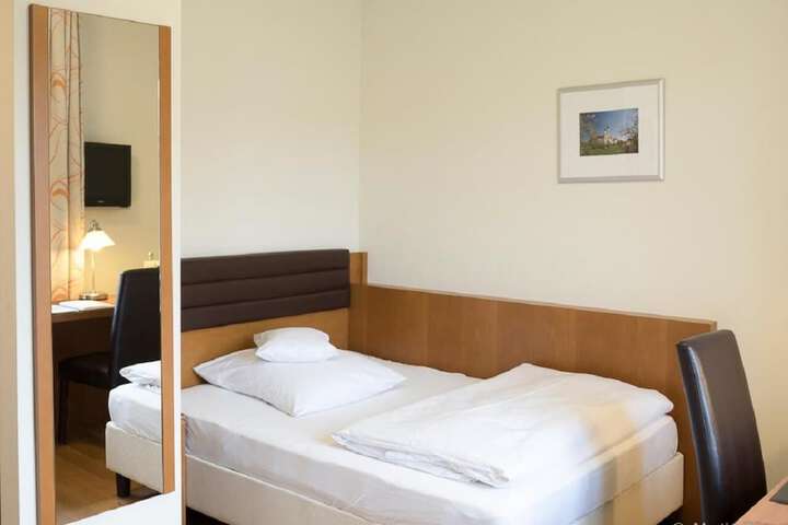 Room 7 of 54