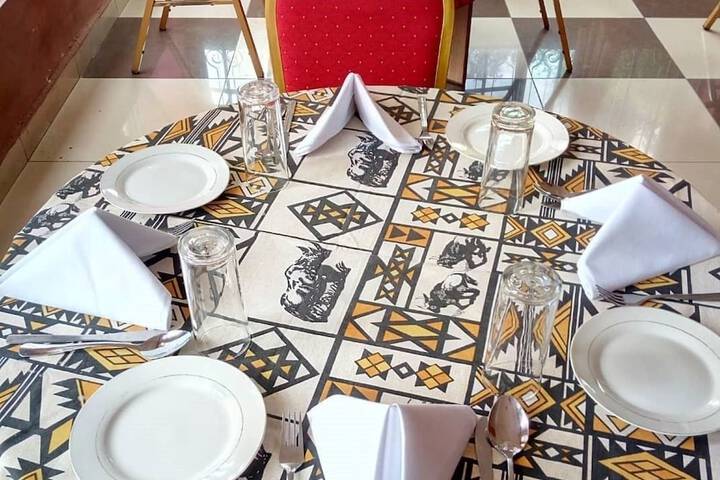 Dining 6 of 14