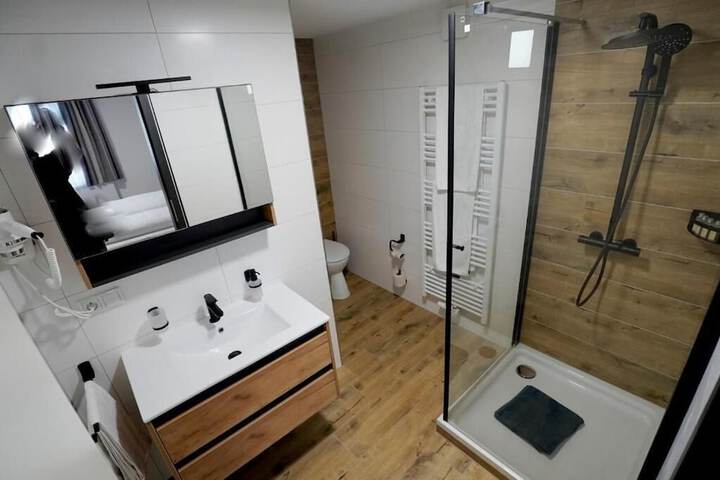 Room 21 of 24