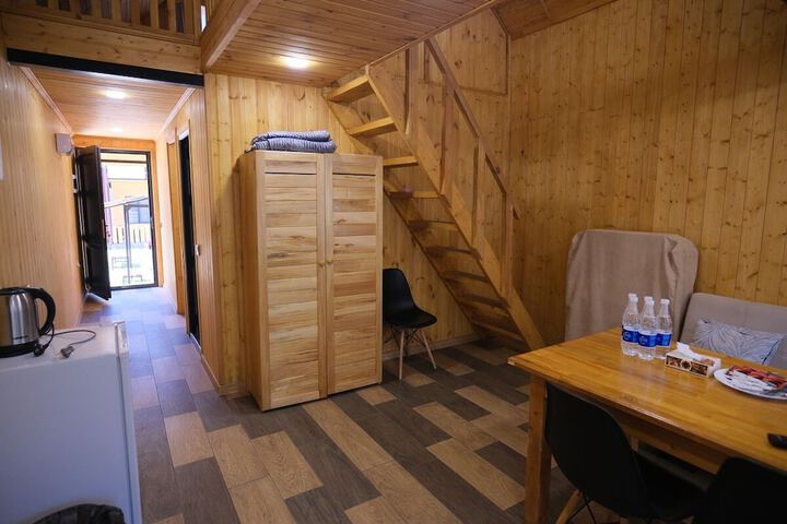 Room 40 of 94