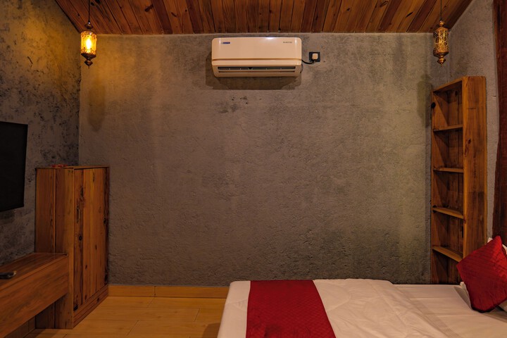 Room 8 of 27