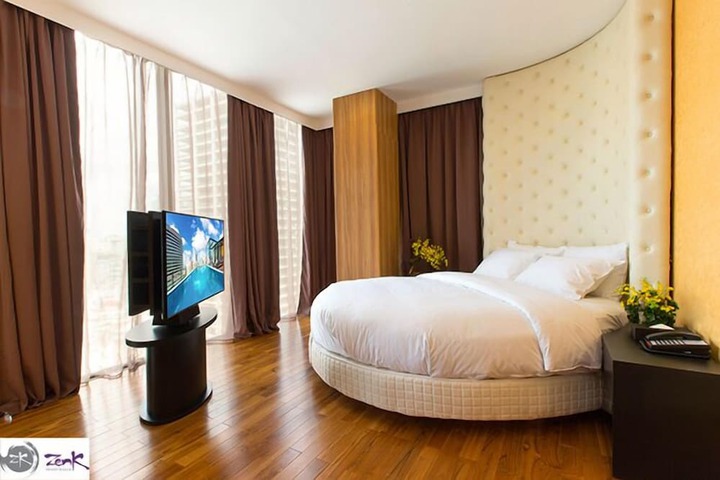 Room 27 of 53