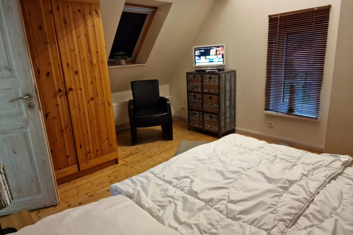 Room 2 of 15