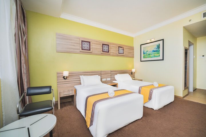 Room 4 of 11