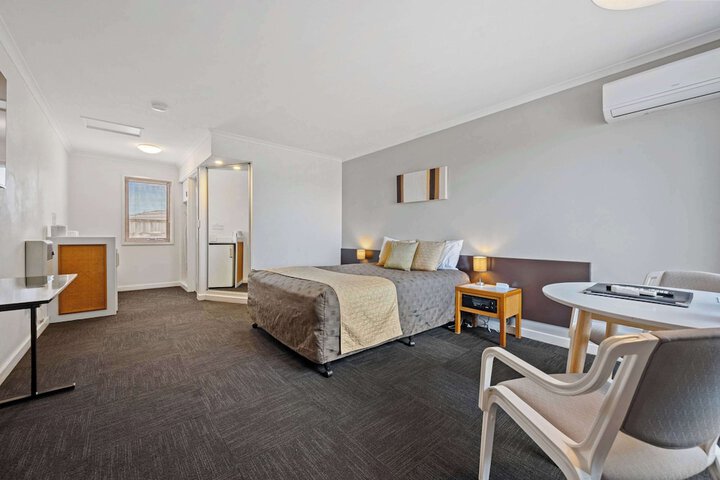 Room 16 of 41