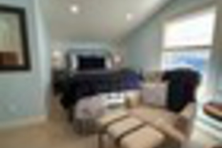 Room 104 of 297