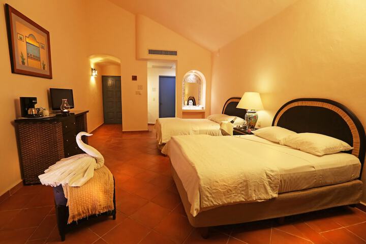 Room 4 of 76