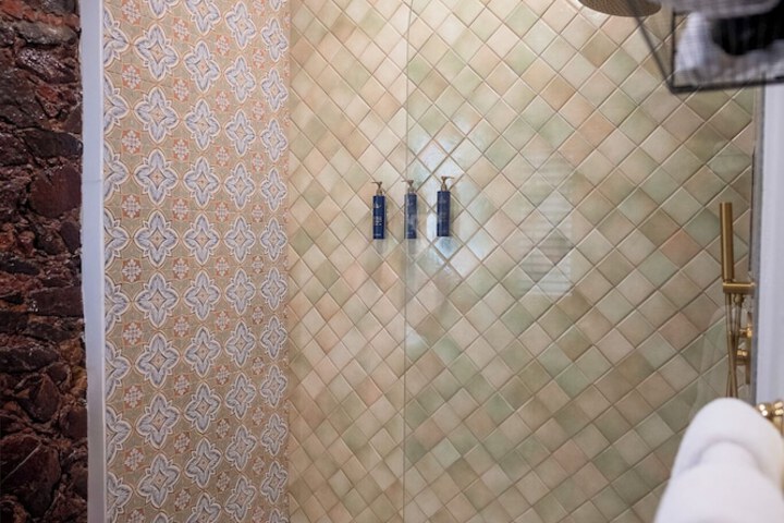 Room 25 of 43
