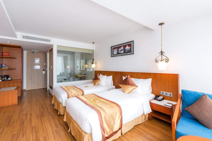 Room 36 of 121