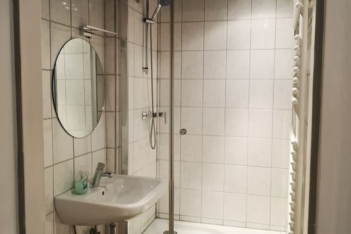 Room 12 of 31