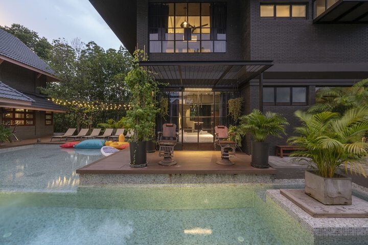 Pool 175 of 219