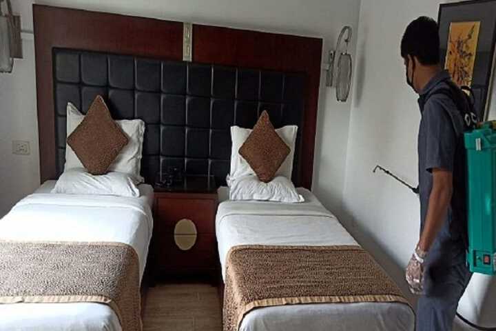 Room 18 of 151