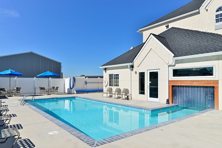 Pool 28 of 41