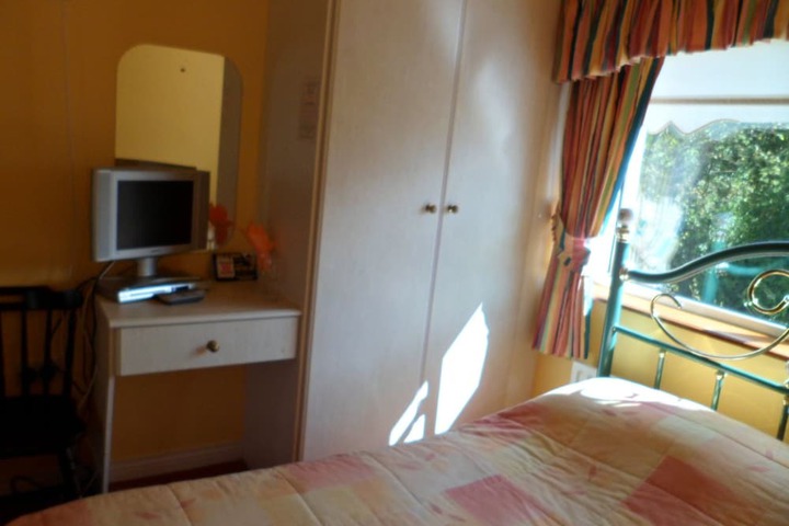 Room 7 of 28