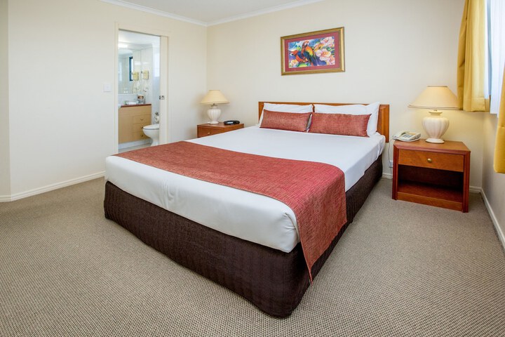 Room 5 of 65