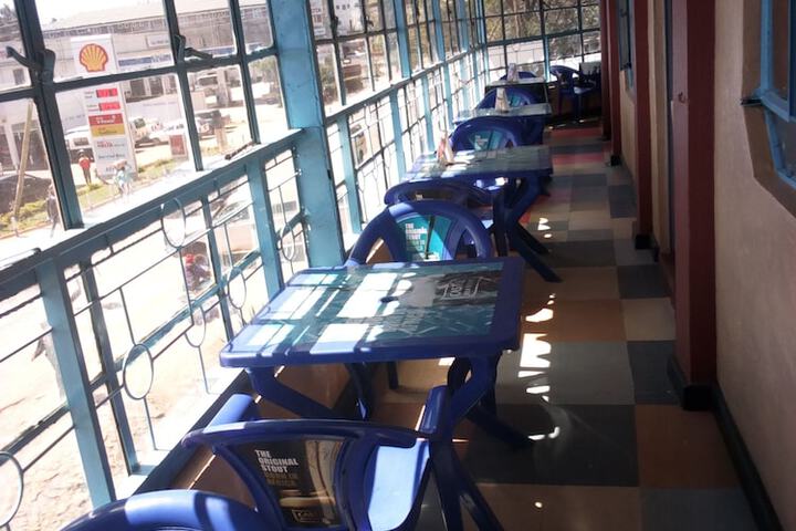 Dining 2 of 6