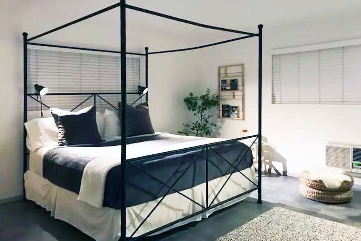 Queen Bed Bathtub (3 of 11)