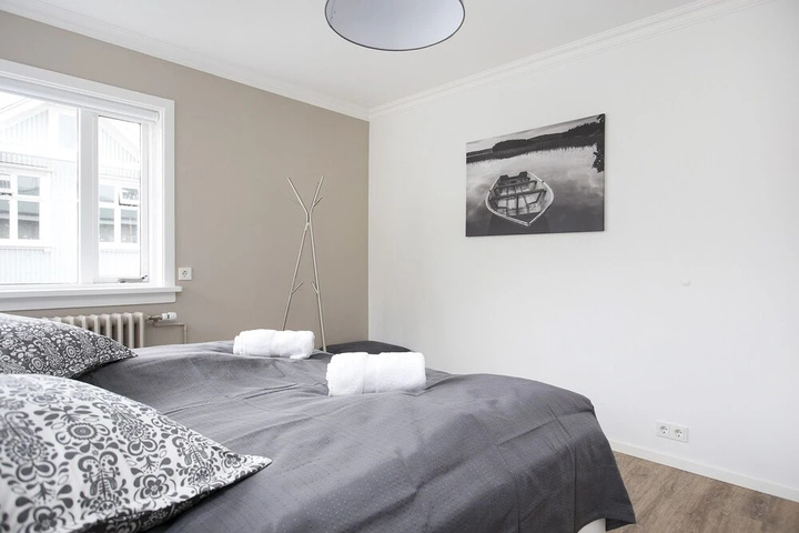 Room 4 of 15