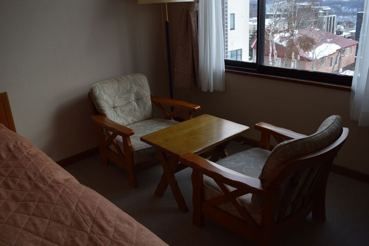 Room 10 of 94