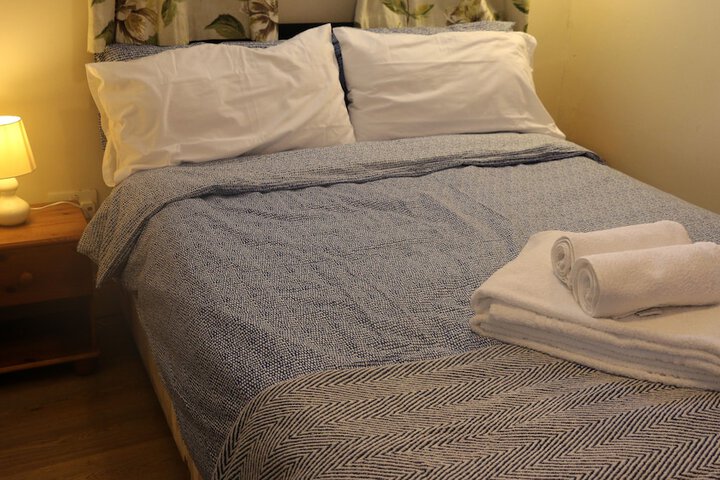 Room 2 of 37