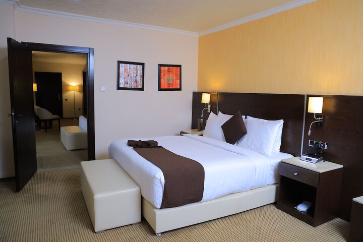 Room 43 of 66