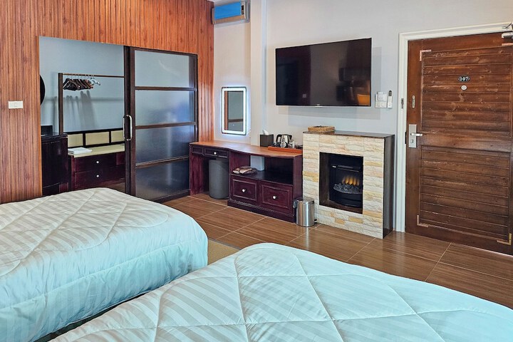 Room 15 of 40