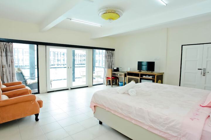 Room 8 of 53