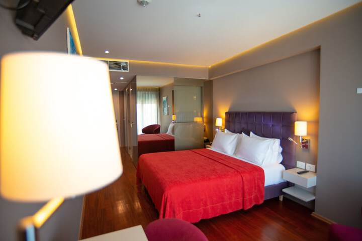 Room 46 of 253