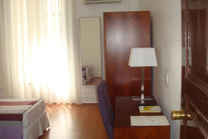 Room 19 of 46