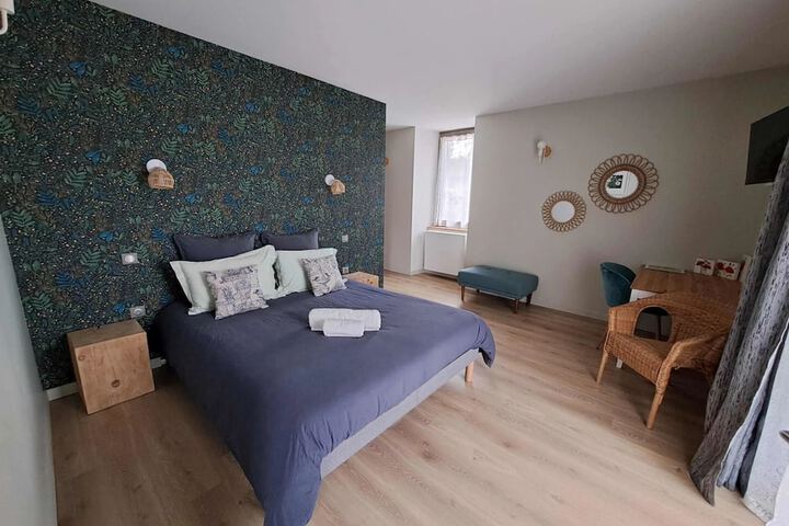 Room 4 of 51