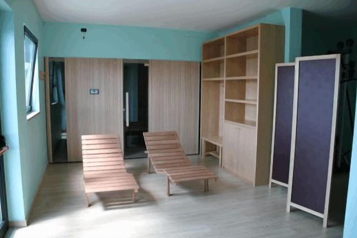 Room 15 of 28