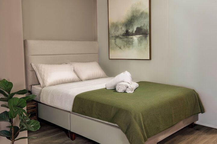 Room 10 of 34