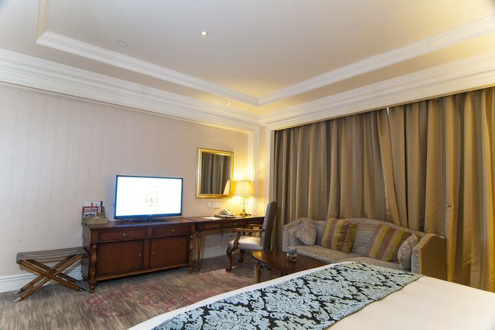 Room 15 of 125