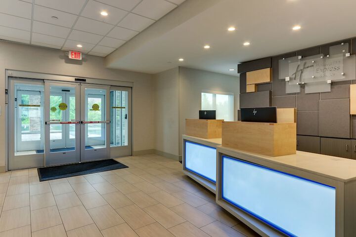 Check-in/check-out kiosk