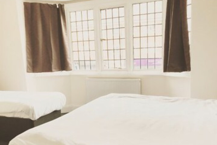 Room 6 of 19