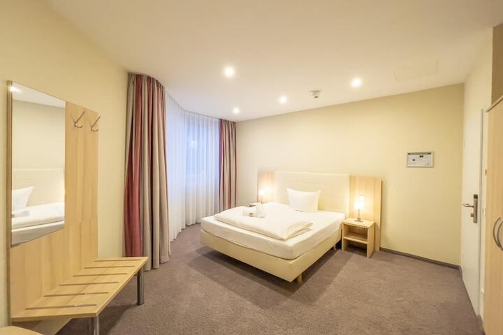 Room 14 of 39