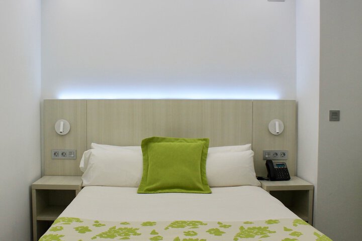 Room 4 of 56