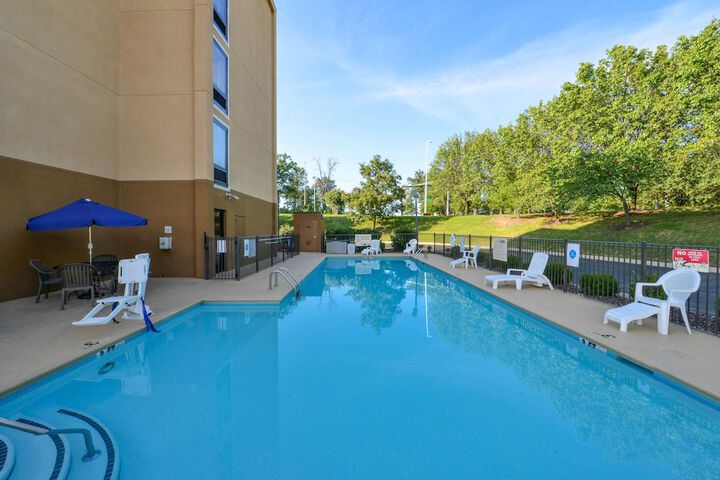 Pool 16 of 34