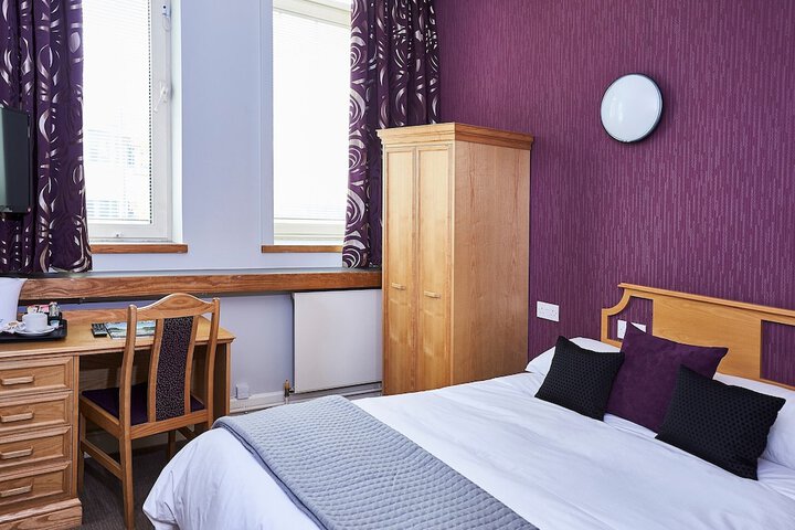 Room 5 of 81