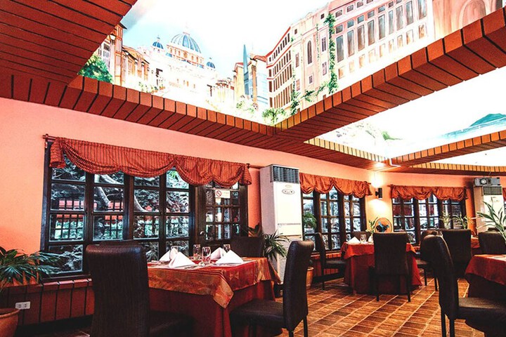 Dining Photos