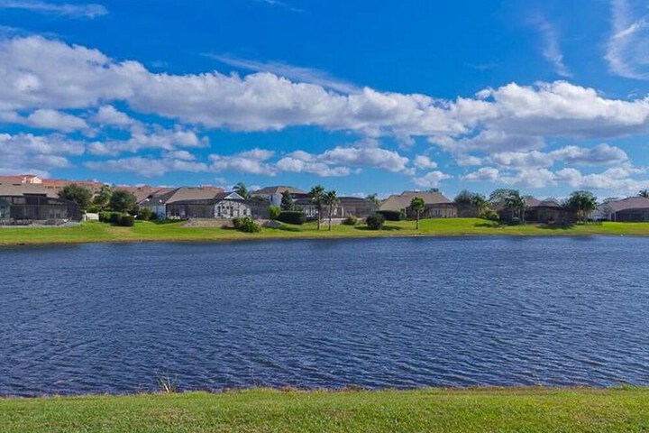 Property Grounds 32 of 32