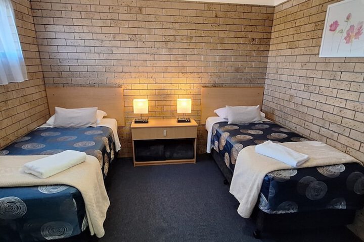 Room 5 of 32